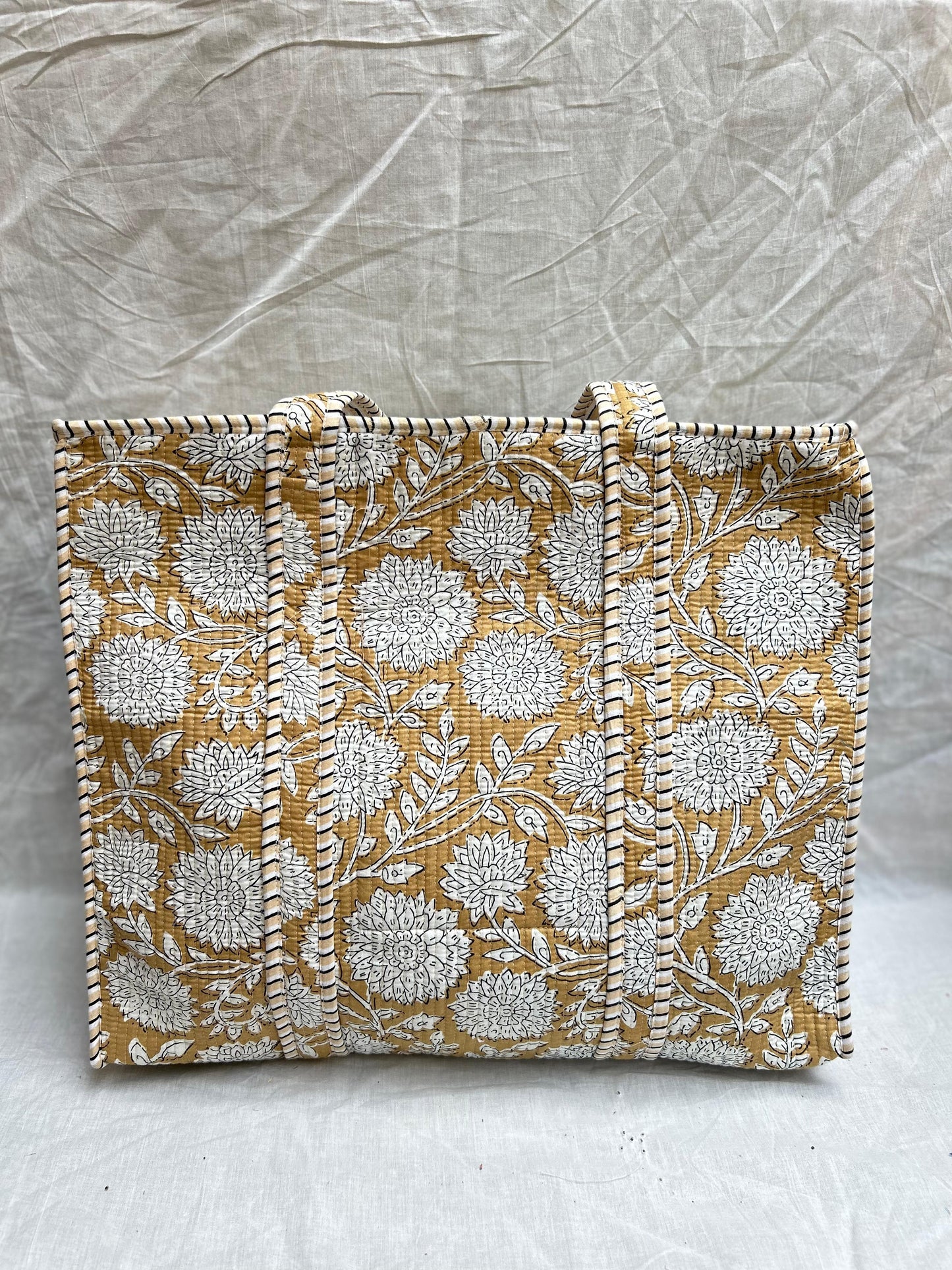 Sandy Flowers Quilted Tote Bags With Zip