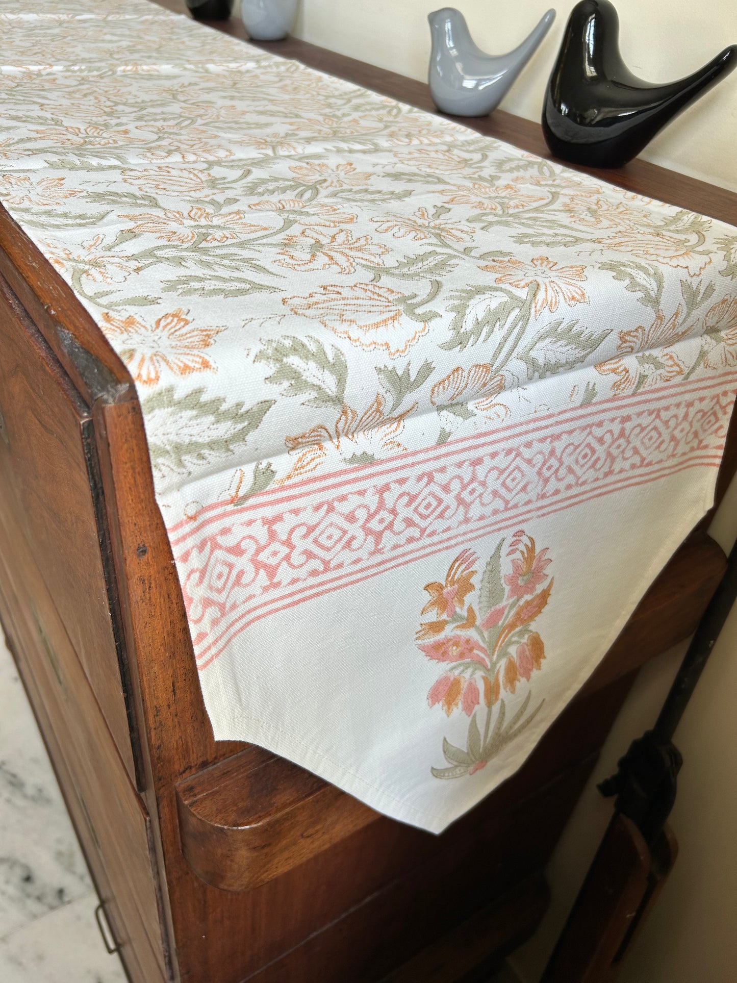 Leafy Flowers Table Runner