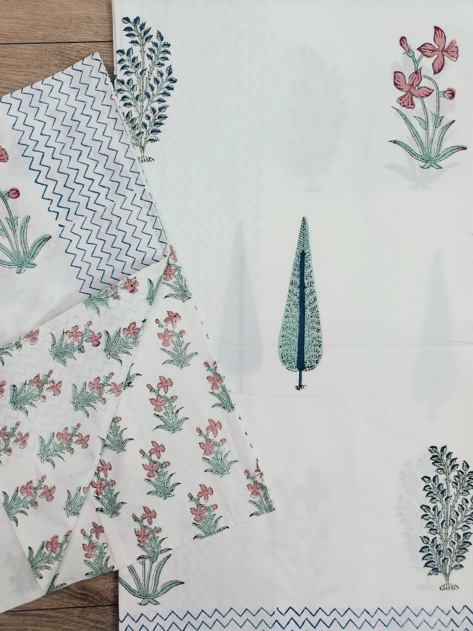 Leaf and Flowers Block Printed Cotton Queen size Bedsheet
